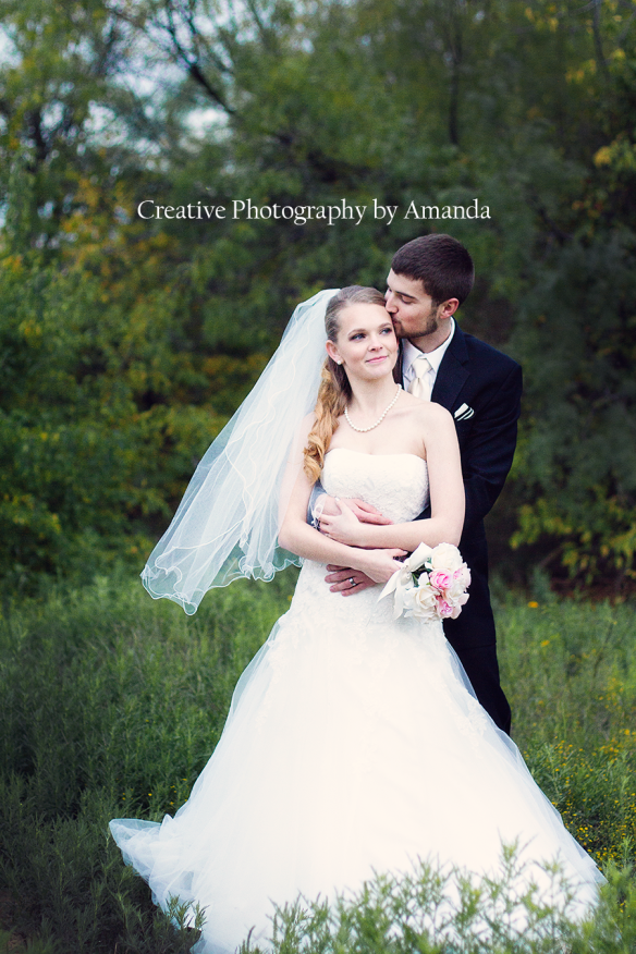 www.creativephotographybyamanda.com for your wedding!